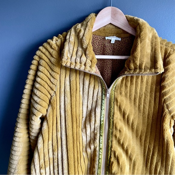 Mystree Faux Fur Mustard Colored Full Zipper Coat Jacket - Picture 4 of 6